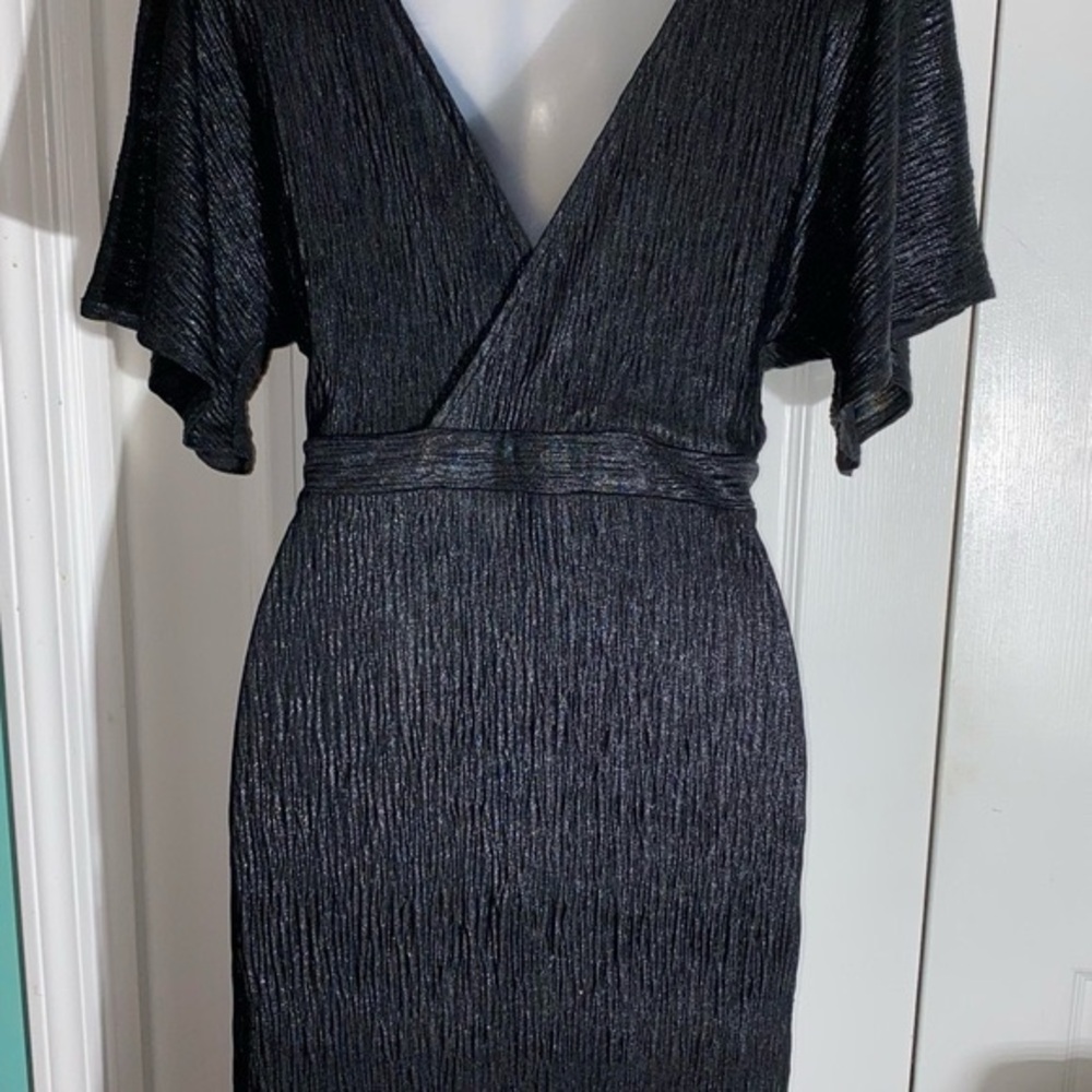 ASTR The Label Black V-Neck Midi Dress - Picture 3 of 8